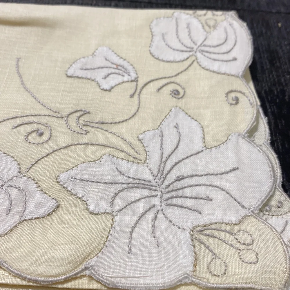 4 Vintage Madeira Style Embroidered Yellow Linen Placemat with Floral Design!